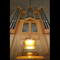 Mnchen (Munich), St. Willibald, Orgel mit Spieltisch