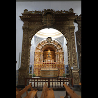 Faro, Catedral da S, Zweiter Altar von hinten im nrdlichen Seitenschiff