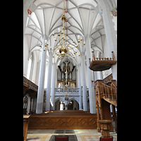 Grlitz, Frauenkirche, Blick vom Chorraum auf Orgel und Kanzel