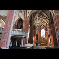 Brandenburg, St. Katharinen, Vierung mit neuem Solowerk im Schwellkasten auf der nrdlichen Seitenempore
