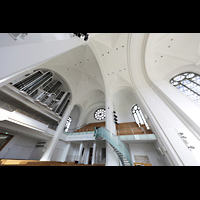 Dsseldorf, Johanneskirche, Kirchenraum mit Orgel perspektivisch
