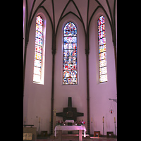Berlin, Herz-Jesu-Kirche Tegel, Chorraum mit Altar