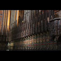 Barcelona, Catedral de la Santa Creu i Santa Eullia, Chorgesthl von 1399 des aus Flandern stammenden Pere a Anglada