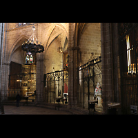 Barcelona, Catedral de la Santa Creu i Santa Eullia, Kapellen im Chorumgang