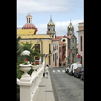 La Orotava (Teneriffa), Nuestra Seora de la Conceptin, Blick von der Calle Toms Prez auf die Kirchtrme
