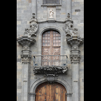 La Orotava (Teneriffa), Nuestra Seora de la Conceptin, Balkon an der Barockfassade zwischen den Trmen