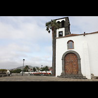 Tacoronte (Teneriffa), Santa Catalina, Nrdliches Querhaus und Turm von Westen aus gesehen