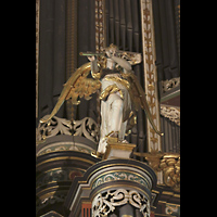 Lneburg, St. Johannis, Posaunenengel auf dem Rckpositiv links
