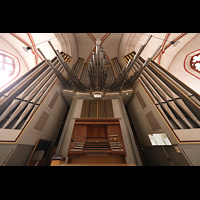 Gttingen, St. Jacobi, Orgel mit Chamaden und Spieltisch perspektivisch