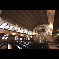 Worms, Lutherkirche, Seitlicher Blick zur Orgel und ins Gewlbe