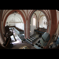 Norden, St. Ludgeri, Blick von der Orgelempore ins nrdliche Querhaus und ins Langhaus