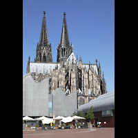 Kln (Cologne), Dom St. Peter und Maria, Ansicht von Osten vom Heinrich-Bll-Platz
