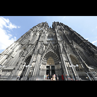 Kln (Cologne), Dom St. Peter und Maria, Westfassade und Hauptportal perspektivisch