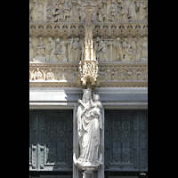 Kln (Cologne), Dom St. Peter und Maria, Marienfigur am Hauptportal