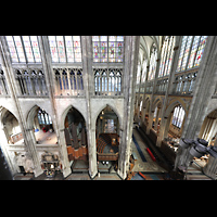 Kln (Cologne), Dom St. Peter und Maria, Blick vom nordwestlichen Triforium auf die Querhausorgel und zum Chorraum