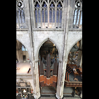 Kln (Cologne), Dom St. Peter und Maria, Querhausorgel mit Zentralspieltisch vom nordwestlichen Triforiumsumgang aus gesehen