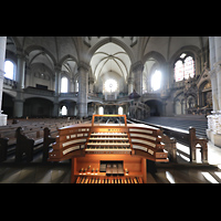 Mnchen (Munich), St. Lukas, Spieltisch und Blick zur (2023 noch nicht restaurierten) Orgel