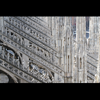 Milano (Mailand), Duomo di Santa Maria Nascente, Strebepfeiler und Fialen des nrdlichen Seitenschiffs