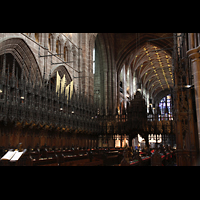 Chester, Cathedral, Chorgesthl mit Pfeifen des Choir
