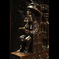 Chester, Cathedral, Figurenschmuck im Chorgesthl am Dean's Chair