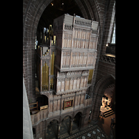Chester, Cathedral, Blick von der Balustrade des Nordschiffs auf die Rckwand der Orgel