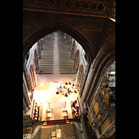 Chester, Cathedral, Blick von der Vierung ins Langhaus und zur Orgel