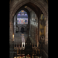 Chester, Cathedral, Blick von der Balustrade im Chor ins Langhaus und auf die Orgel