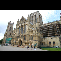 York, Minster (Cathedral Church of St Peter), Sdfassade mit Vierungsturm