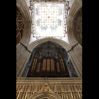 York, Minster (Cathedral Church of St Peter), Orgel auf dem King's Screen mit Blick ins Vierungsgewlbe
