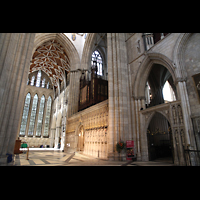 York, Minster (Cathedral Church of St Peter), Vierung, nrdliches Querschiff, Lettner und Orgel mit Pfeifen des Double Open Diapason 32' (rechts)