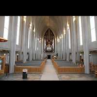 Reykjavk, Hallgrmskirkja, Innenraum in Richtung Orgel