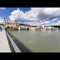 Passau, Dom St. Stephan, Blick von der Marienbrückezum auf die Passauer Altstadt mit Dom