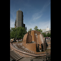 Berlin, Kaiser-Wilhelm-Gedchtniskirche, Wasserklops mit neuem Kirchturm