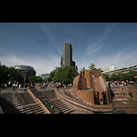 Berlin, Kaiser-Wilhelm-Gedchtniskirche, Breitscheidplatz mit Wasserklops