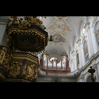 Mnchen (Munich), Alt St. Peter, Orgel mit Kanzel