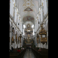 Mnchen (Munich), Alt St. Peter, Innenraum / Hauptschiff in Richtung Chor