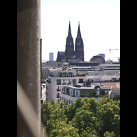 Köln, Basilika St. Gereon (Kryptaorgel), Blick vom Dekagon außen in Richtung Dom