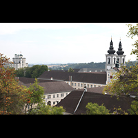 Kremsm�nster, Stiftskirche, Blick von der Wilhelmsh�he (Sonntagberg) auf das Stift
