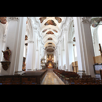 Kremsm�nster, Stiftskirche, Innenraum in Richtung Chor
