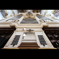 Kremsm�nster, Stiftskirche, Orgel mit Spieltisch perspektivisch