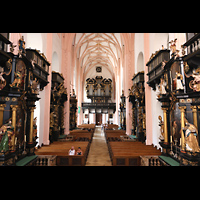 Mondsee, Basilika St. Michael, Innenraum in Richtung Hauptorgel