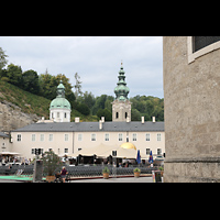 Salzburg, Stiftskirche St. Peter, Blick vom Kapitelplatz auf das Stift - rechts das s�dliche Querhaus des Doms
