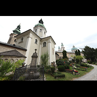 Salzburg, Stiftskirche St. Peter, Ansicht von S�dosten vom Friedhof St. Peter - rechts der Dom