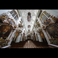 Salzburg, Stiftskirche St. Peter, Blick ins Hauptschiffgew�lbe, auf die Chororgel und zur Hauptorgel