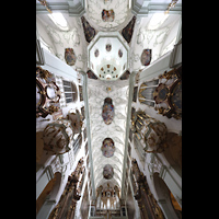 Salzburg, Stiftskirche St. Peter, Gew�lbe mit Kuppel und Hauptorgel