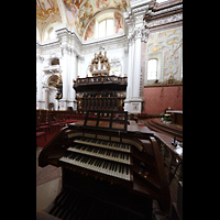 St. Florian, Stiftskirche, Spieltisch der Chororgeln im Chorraum