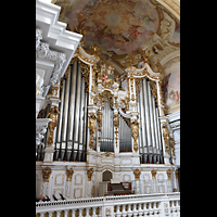 St. Florian, Stiftskirche, Hauptorgel vom Seitenumgang aus