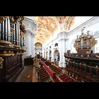 St. Florian, Stiftskirche, Alle drei Orgeln - Blick von der rechten Chororgelempore