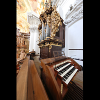 St. Florian, Stiftskirche, Rechte Chororgel mit Spieltisch
