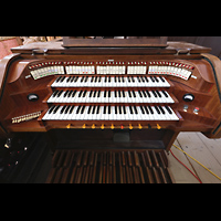 St. Florian, Stiftskirche, Chororgel-Spieltisch